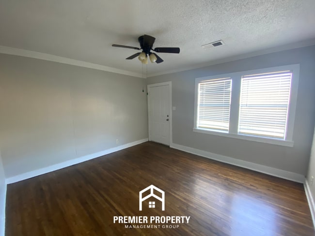 Photo - 7908 Harrold St