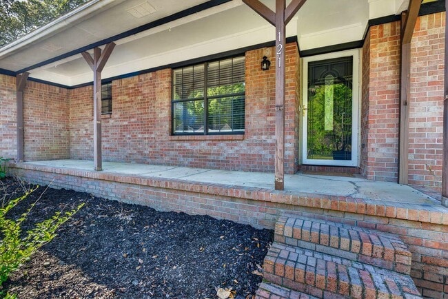 Photo - 121 Campbell St