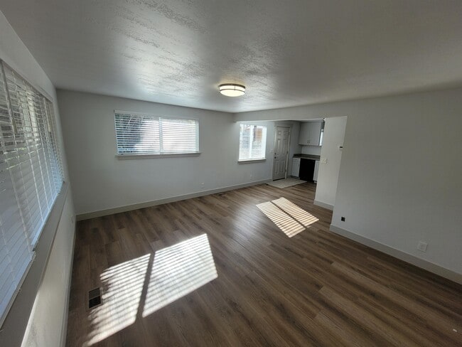 Photo - 247 W 200 N Casa Adosada