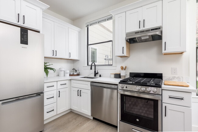 Photo - 1456 Castro St Unit 3
