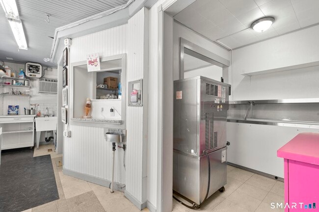 Photo - 712 Madison Ave Unit 1st floor with storefront