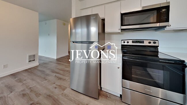 Photo - Blue Ridge - 28606 Pacific Highway S Feder...