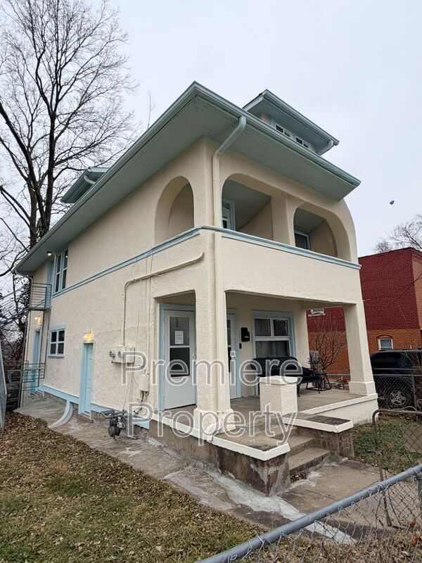 Building Photo - 1217 W 21st St