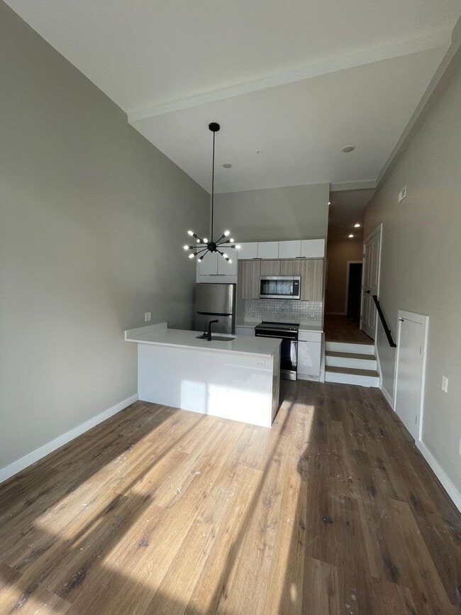 Building Photo - 2903 W Girard Ave Unit 2903 W Girard Ave - 1st Flr Rental