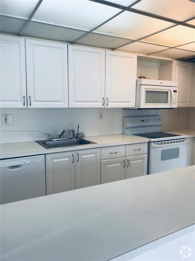 Building Photo - 15969 NW 64th Ave Unit 314 Rental