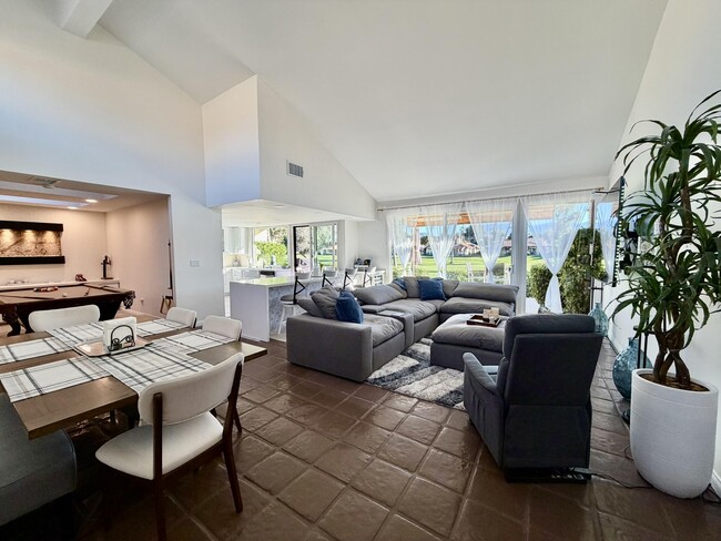 Photo - 177 Las Lomas