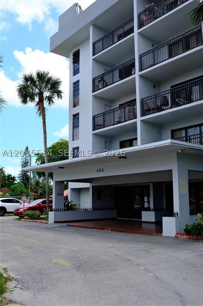 Building Photo - 650 NE 149th St Unit 505F
