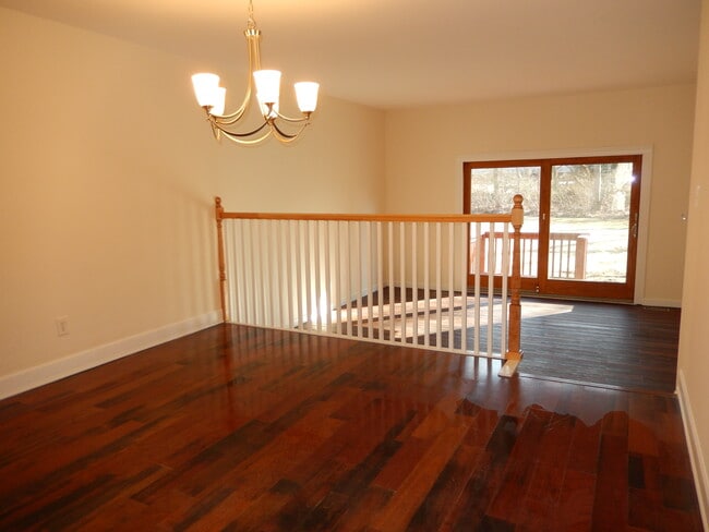 Photo - 222 Melody Ln