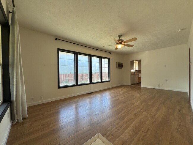 Photo - 8907 E Boone Ave