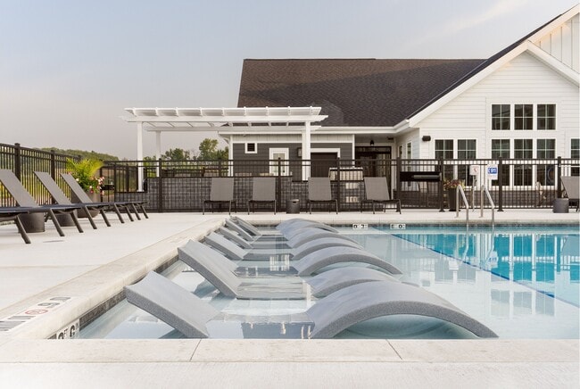 Piscina estilo resort Apex en Verona - Apex at Verona