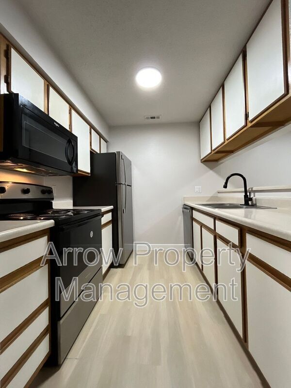 Photo - 2380 N 44th St Unit 6