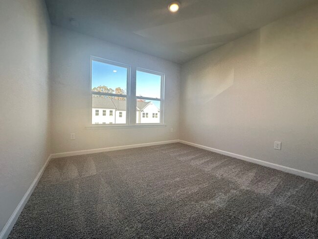 Photo - 1604 Tamarisk Ln