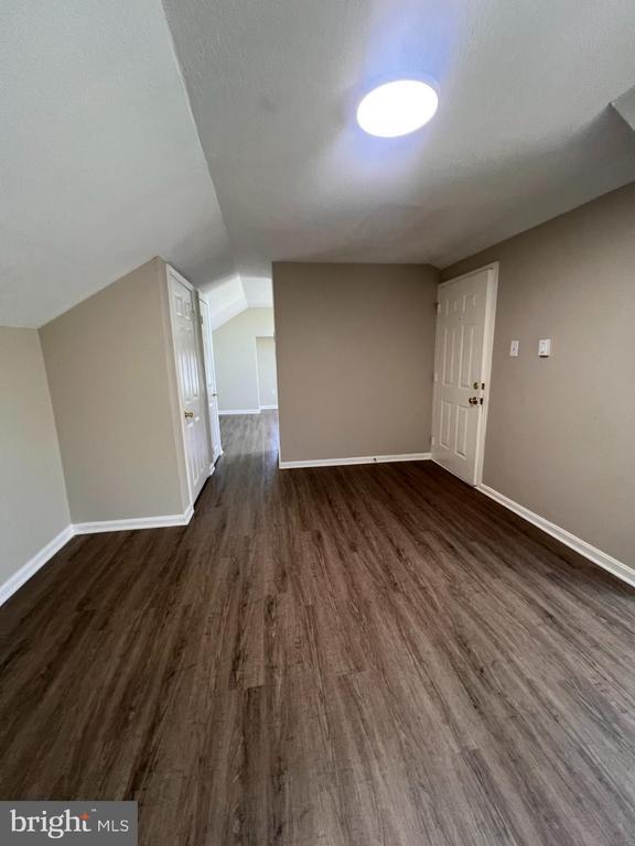 Building Photo - 400 E Washington St Unit 6 Rental