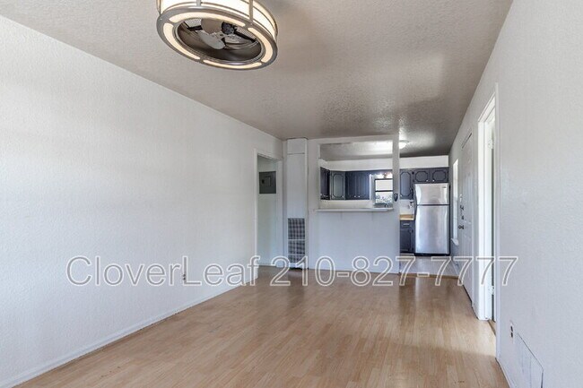 Photo - 317 Kashmuir Pl Unidad #3