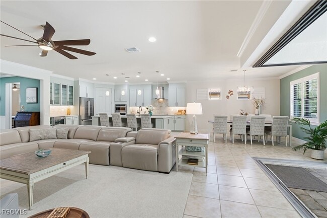 Photo - 11012 Castlereagh St