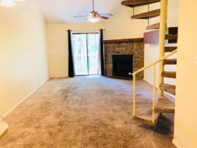 Photo - 405 Harbison Blvd