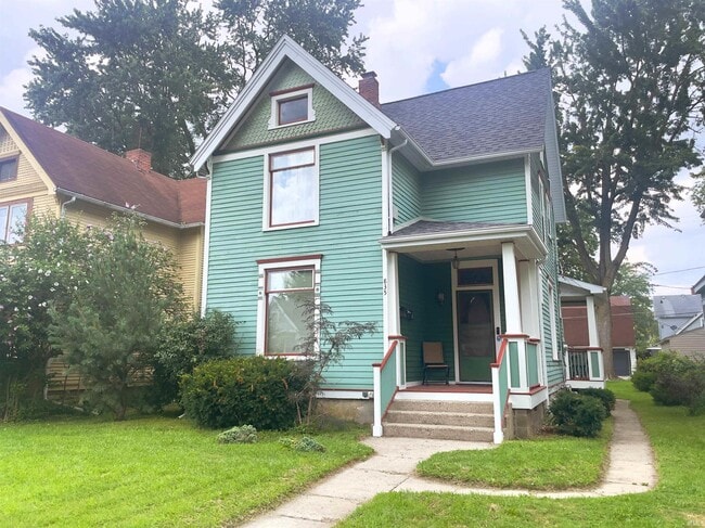 Building Photo - 835 Columbia Ave Rental