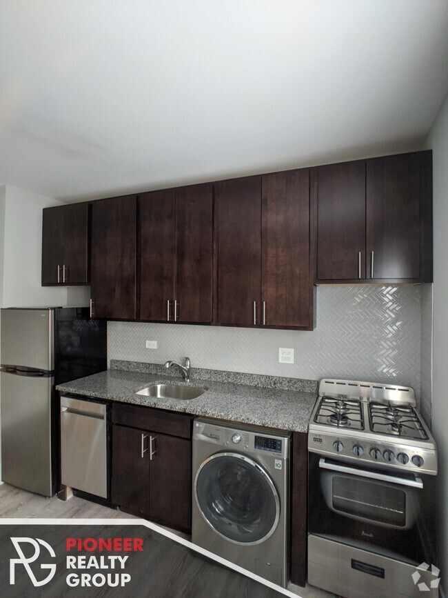Building Photo - 415 W Belden Ave Unit 2 Rental