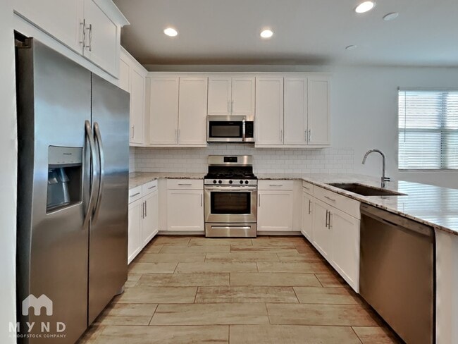 Photo - 19353 W Elm St