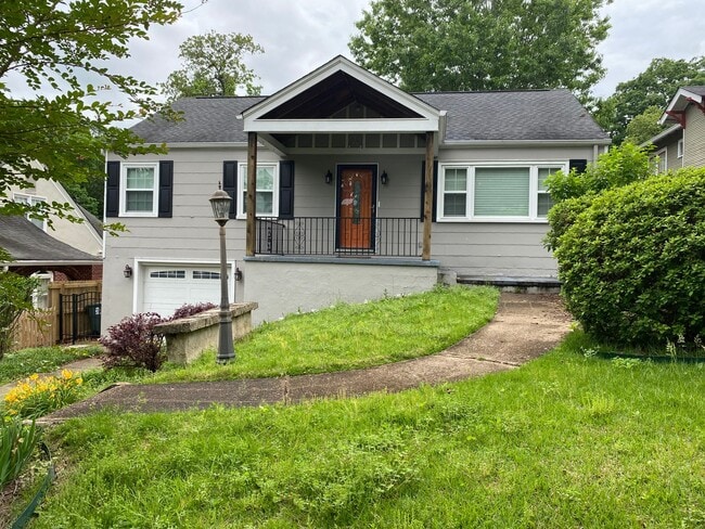 2 Bed Home in North Chattanooga! Leasing S... - 2 Bed Home in North Chattanooga! Leasing S...