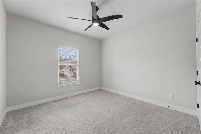 Photo - 2 Creetown Ln