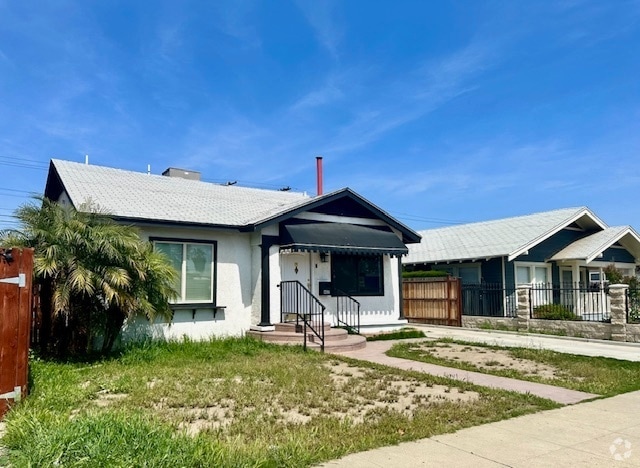 Building Photo - 402 18th St Rental