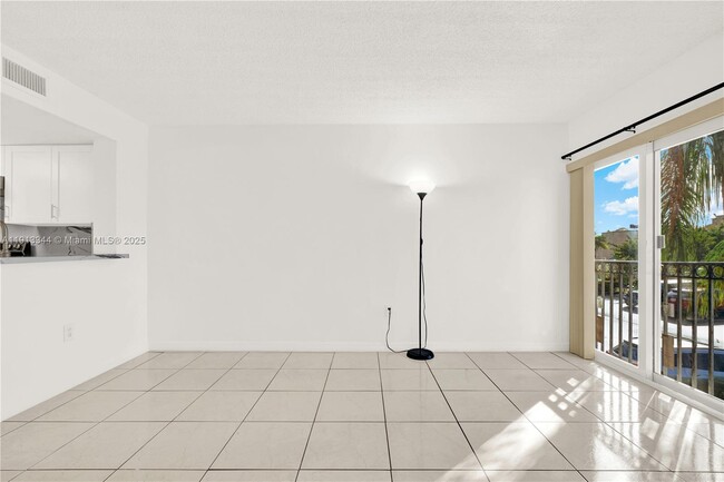 Photo - 675 NW 85th Ct Apartamento Unidad 8-209