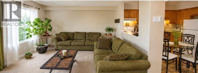 Photo - 151 Clairfields Dr E