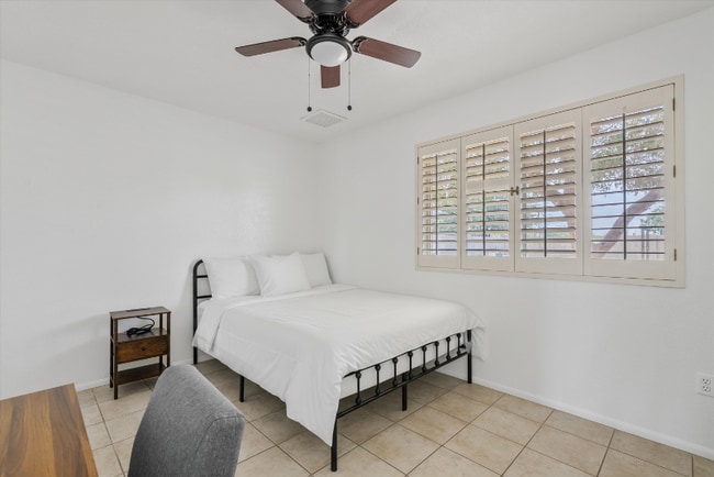 Building Photo - 9632 N 58th Ln Unit Suite