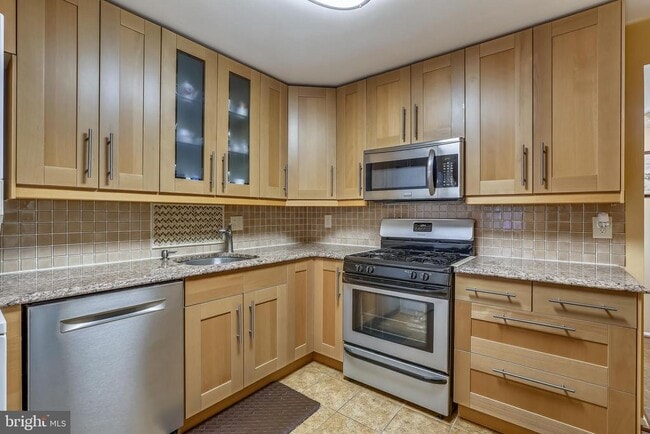 Building Photo - 18722 Walkers Choice Rd Unit 4