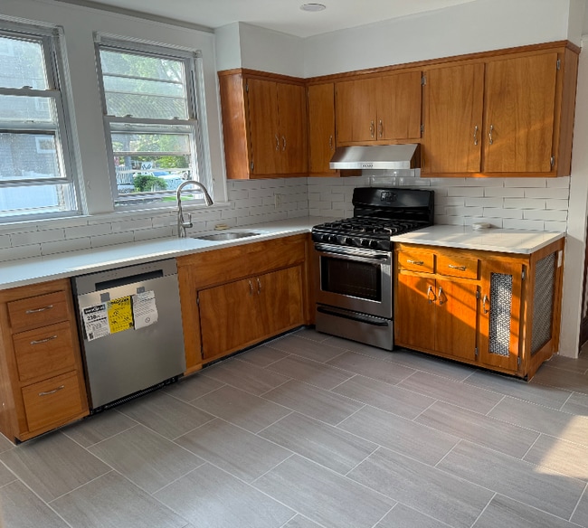 Photo - 70 Bennett Ave Unit 70 Bennett Ave, Apt. 1