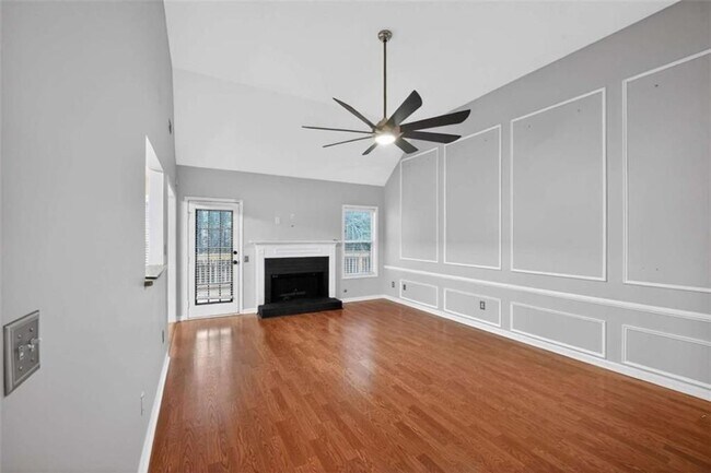 Photo - 630 Castlebar Way