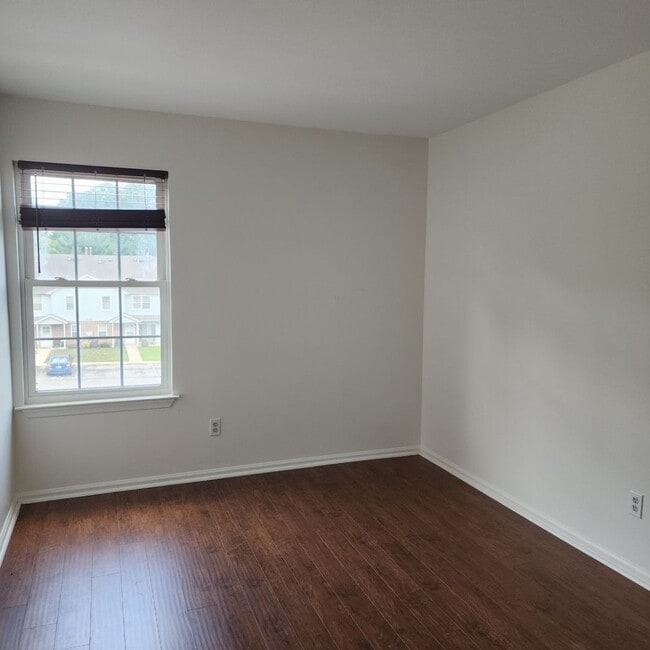 Photo - BURN BRAE CONDOS