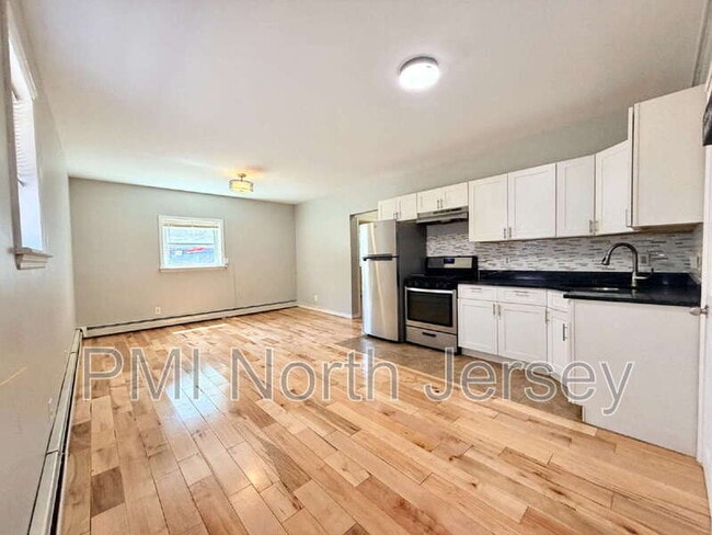 Photo - 224 MacArthur Ave Unit B