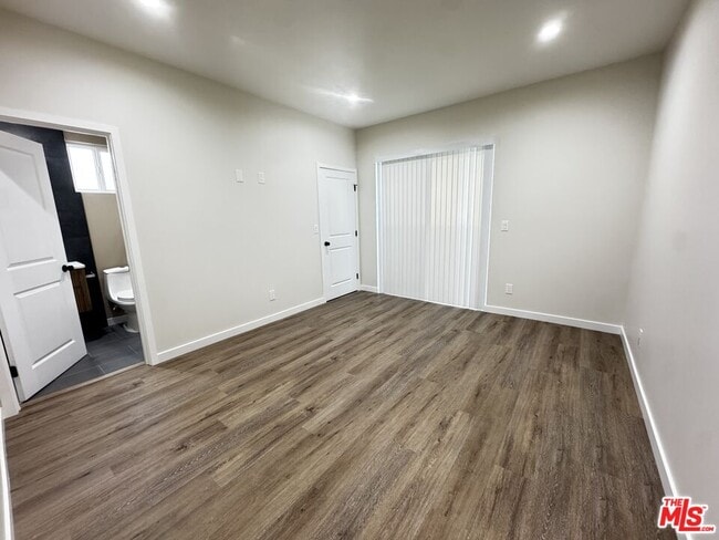 Photo - 5635 Homeside Ave Unidad 5637 1/2