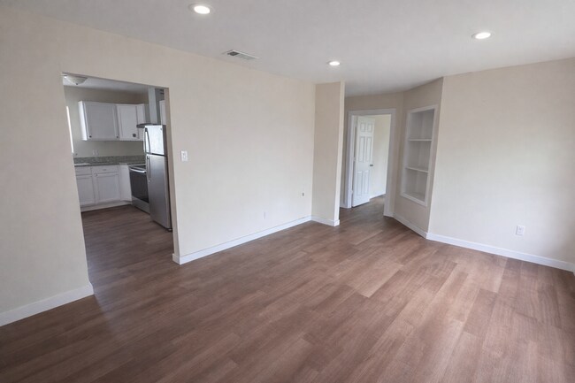 Photo - 1234 Coleman St