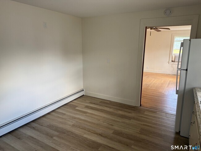 Photo - 82 Mountain Rd