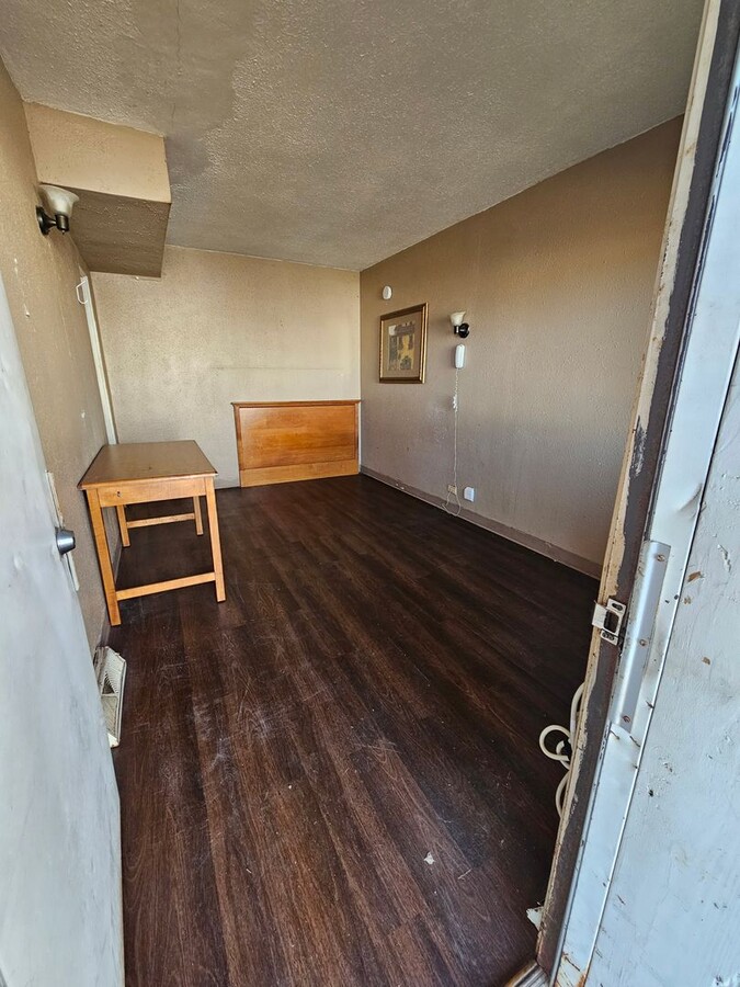 All utilities paid, no Deposit - All utilities paid, no Deposit Unit #129 Rushmore