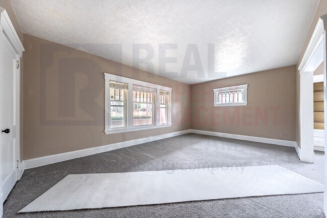 Photo - 121 Logan St Unit Lower