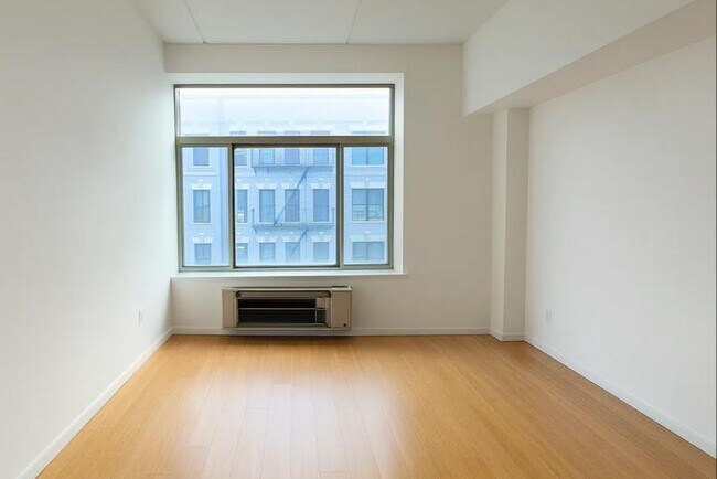 Photo - 1952 First Avenue Unit 609