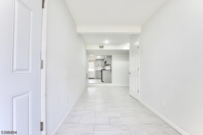 Photo - 220 E Munsell Ave