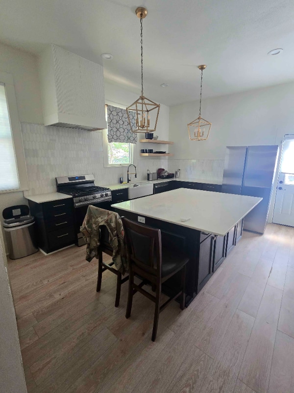 Photo - 549 Robinson Pl