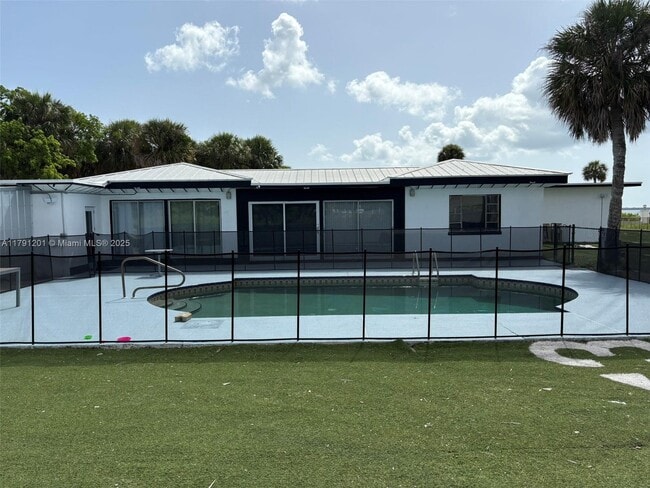 Building Photo - 6003 S Indian River Dr Rental