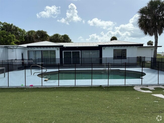 Building Photo - 6003 S Indian River Dr Rental