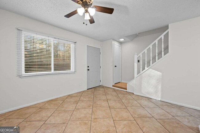 Photo - 579 Northridge Rd