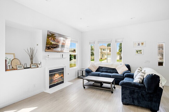 Photo - 6757 Royal Crest Ct