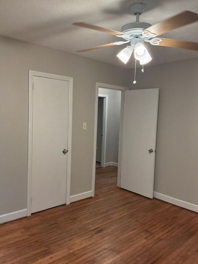 Photo - 803 Circle View Dr