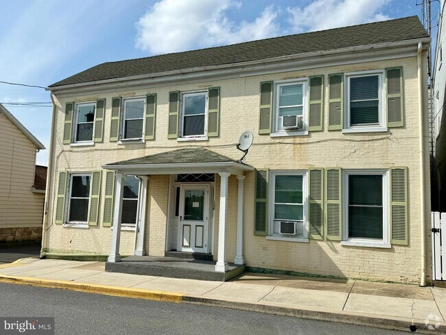 Building Photo - 136 E Madison St Unit 1 Rental