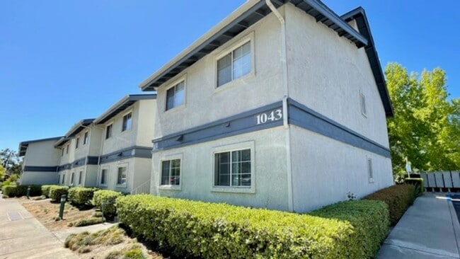 Photo - 2 Bedroom + Loft Condo in Parkwood Village Unit H