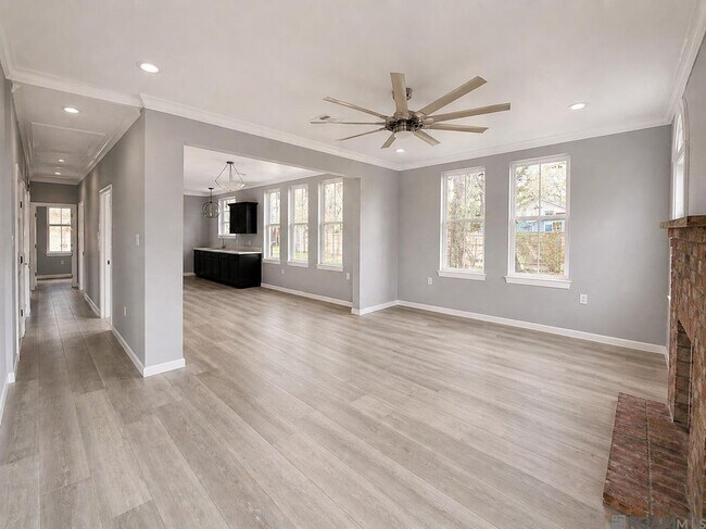 Photo - 4809 Longfellow Dr